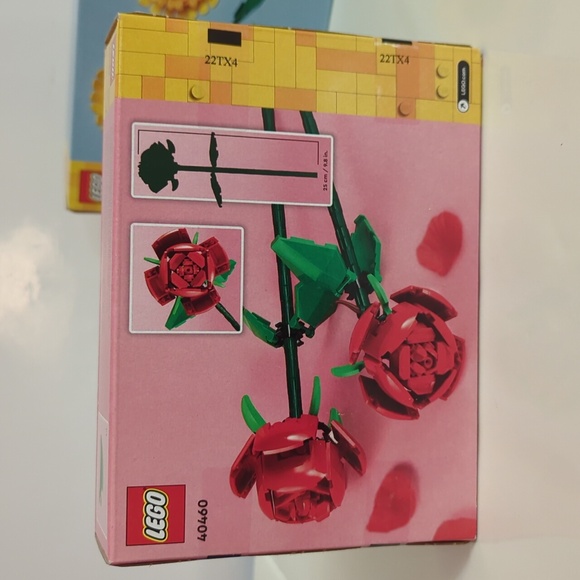 Lego Sunflowers & Roses Sets - Picture 10 of 11